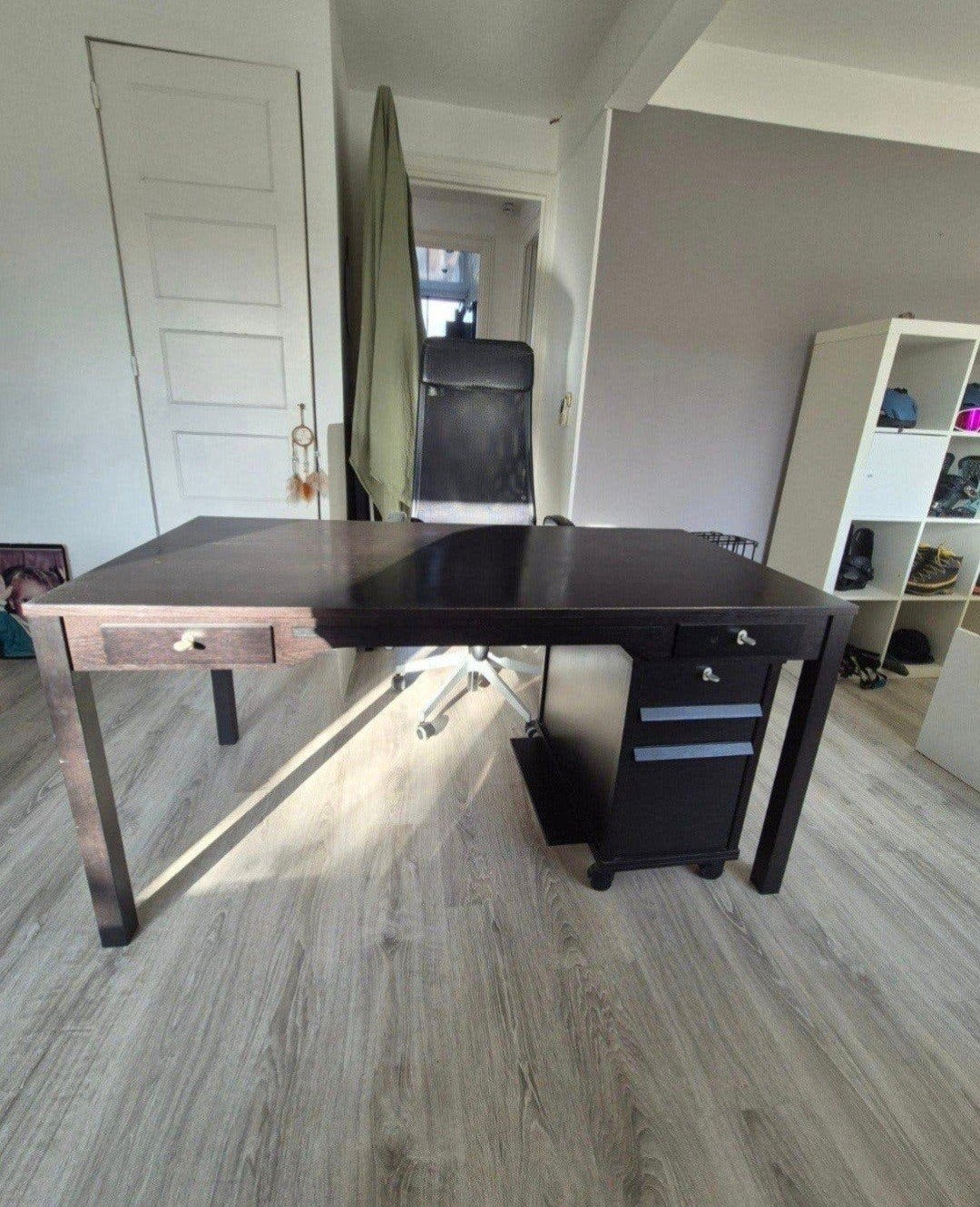 Bureau met ladekast (en optionele bureaustoel), Ophalen, Met lades, Gebruikt, 150 cm