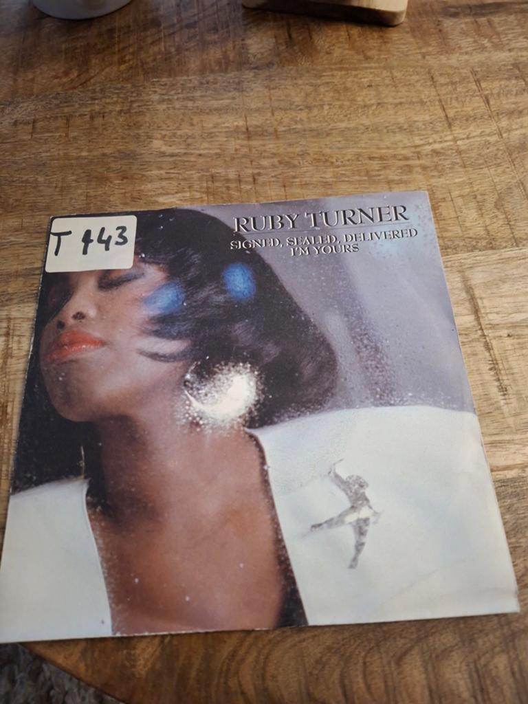 Ruby turner  / signed, sealed, delivered, Ophalen of Verzenden, Nieuw in verpakking, Pop