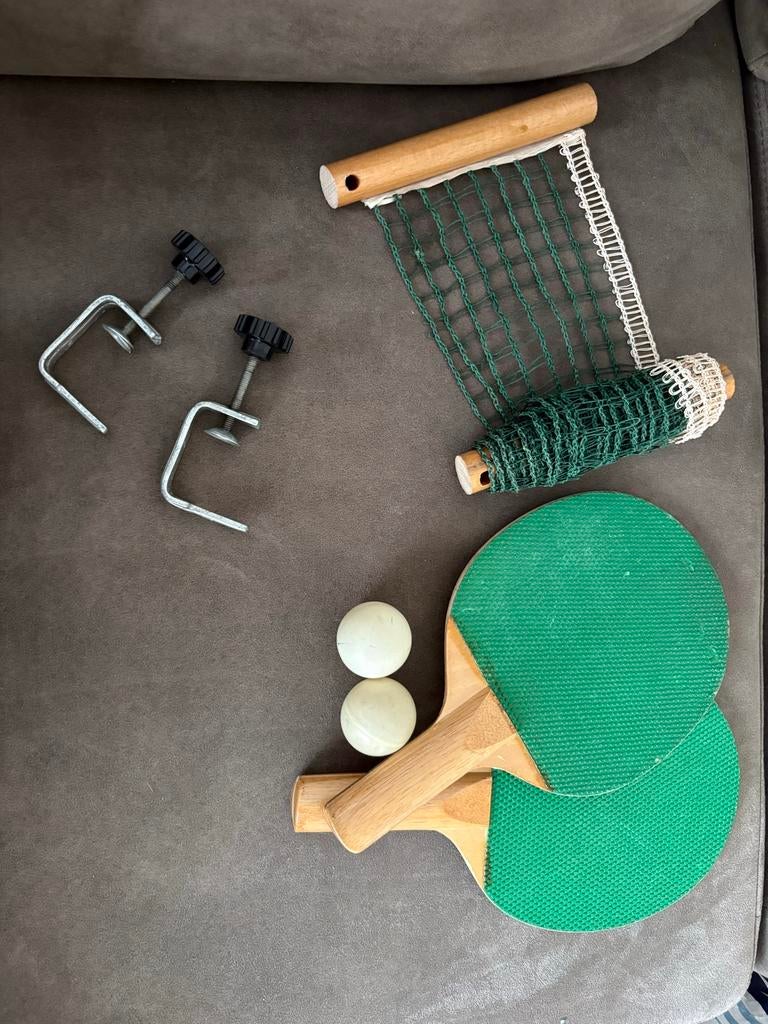 Tafeltennis set met net, balletjes en toebehoren, Sport en Fitness, Ophalen of Verzenden, Gebruikt, Net, Batje(s) of Balletje(s)