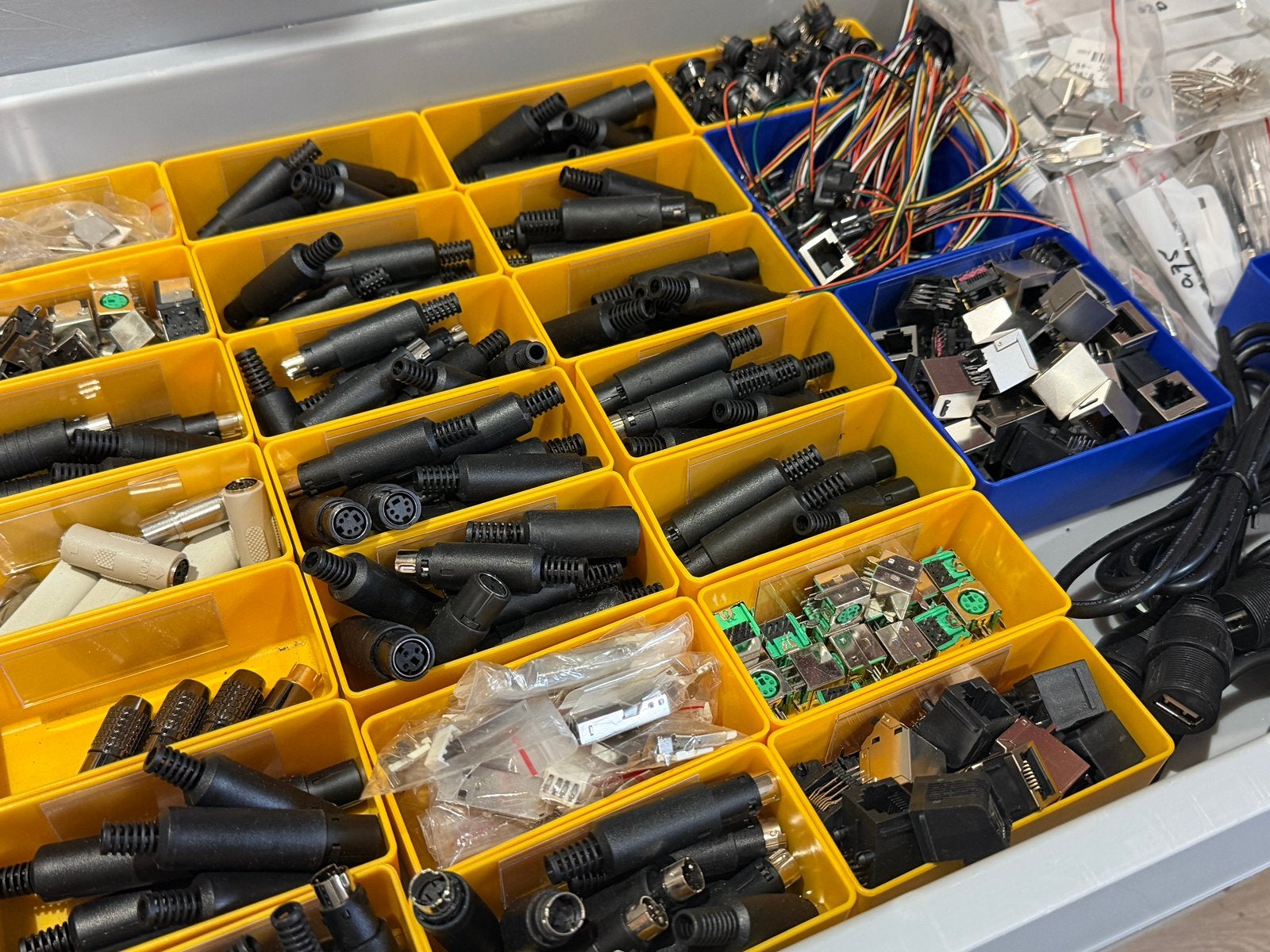 Retstant computer gerelareerde elektronica componenten, Hobby en Vrije tijd, Elektronica-componenten, Ophalen of Verzenden, Nieuw