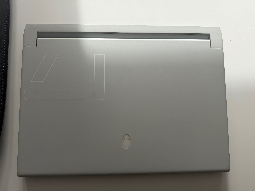 Foto 4 van Alienware X17R1 Laptop 17 Inch, NVIDIA 3080 RTX