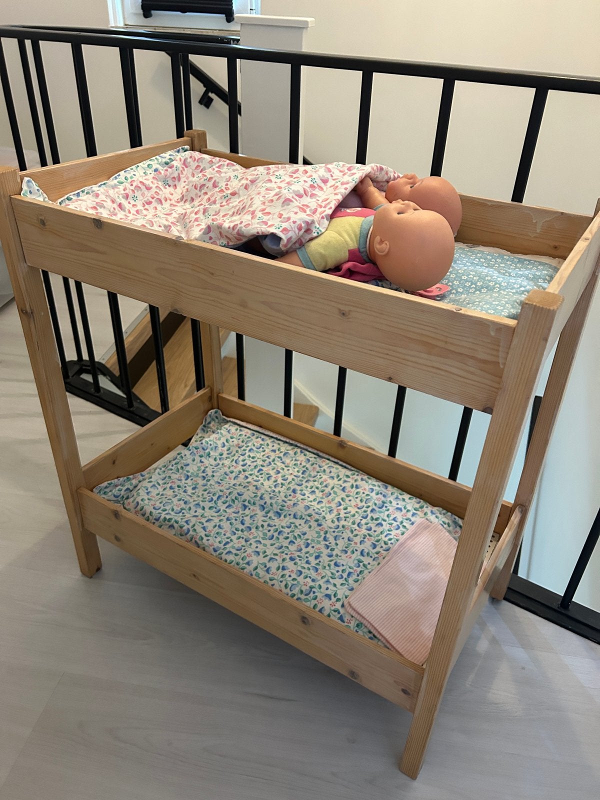 Houten poppenbedje stapelbed met matrasjes, Kinderen en Baby's, Ophalen, Gebruikt, Overige typen