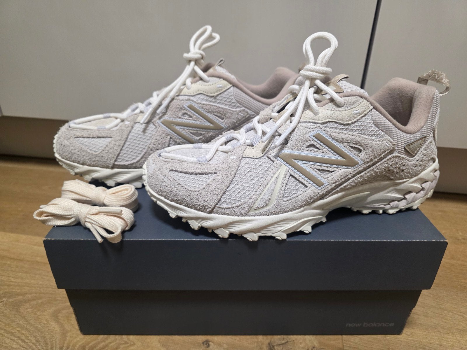 New Balance 610 moonbeam - maat 41.5, New Balance, Ophalen of Verzenden, Zo goed als nieuw, Sneakers of Gympen