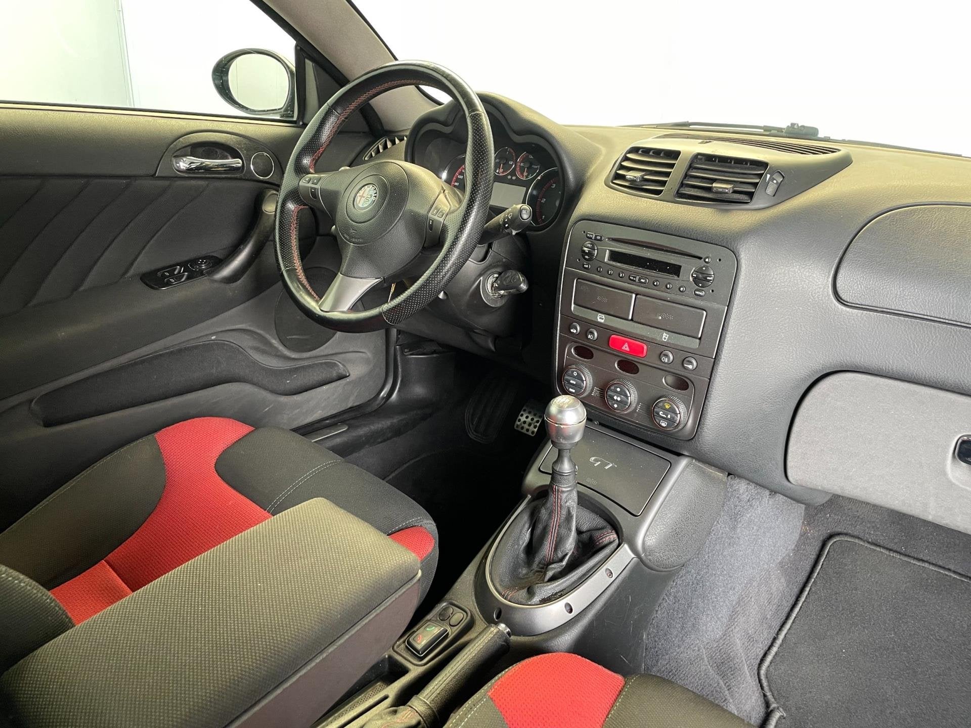 Alfa Romeo GT 1.9 JTD Imola Q2 Climate+Cruise control 6-bak, Voorwielaandrijving, Stof, Gebruikt, 4 cilinders