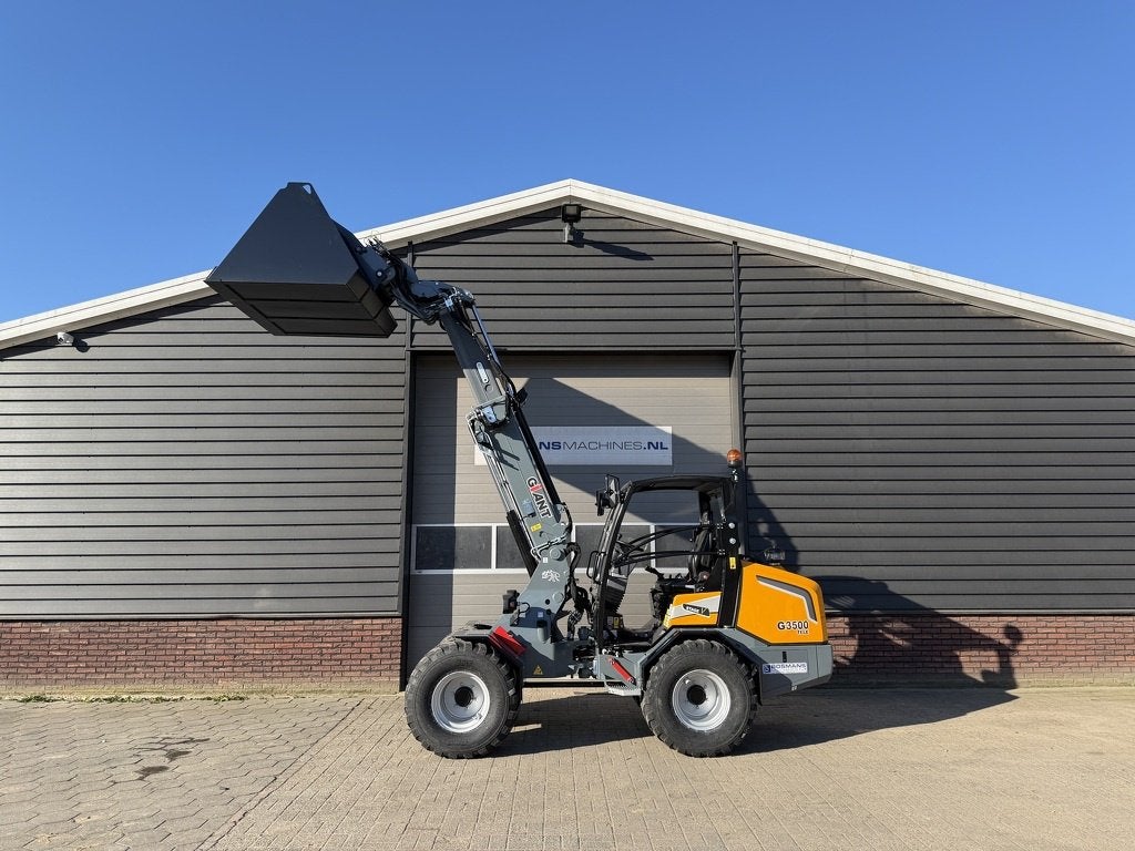 Giant G3500 TELE minishovel NIEUW €960 LEASE, Tobroco, Info@tobroco.nl, Sprendlingenstraat 57
5061 KM  Oisterwijk, Wiellader of Shovel
