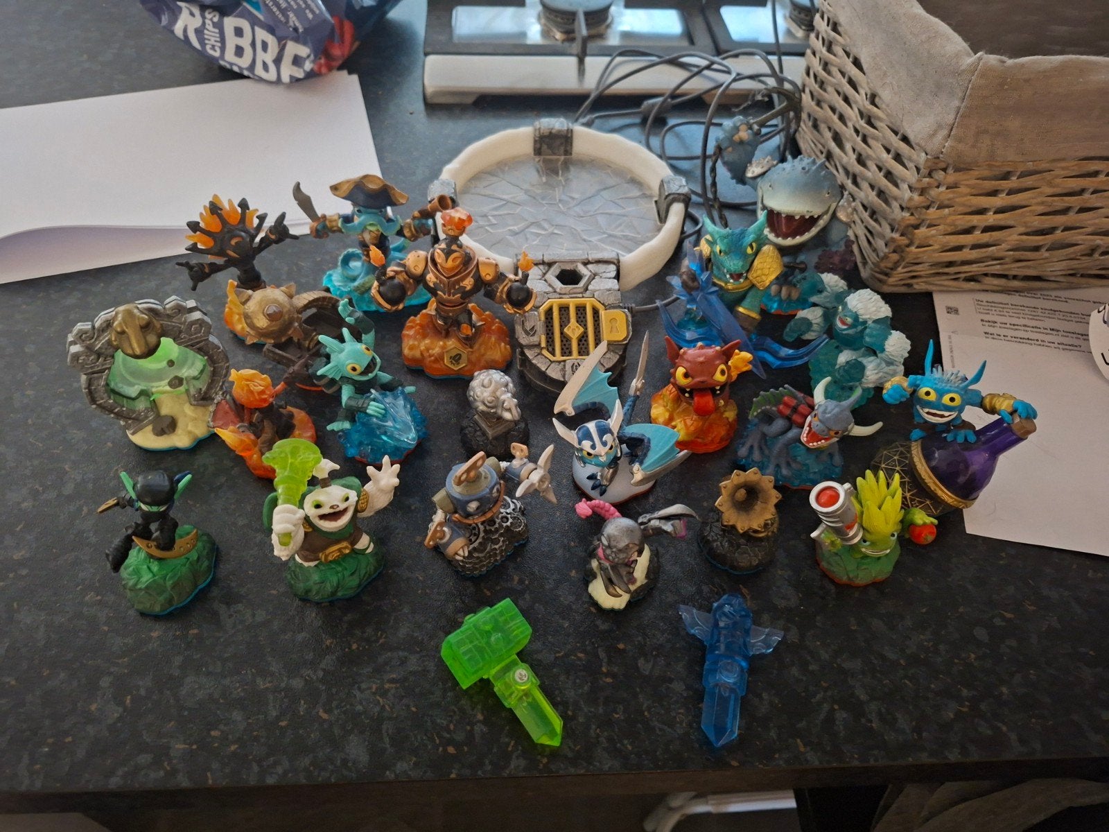 Skylanders trap team portal inclusief 21 skylanders, Spelcomputers en Games, Games | Nintendo Wii, Avontuur en Actie, 2 spelers