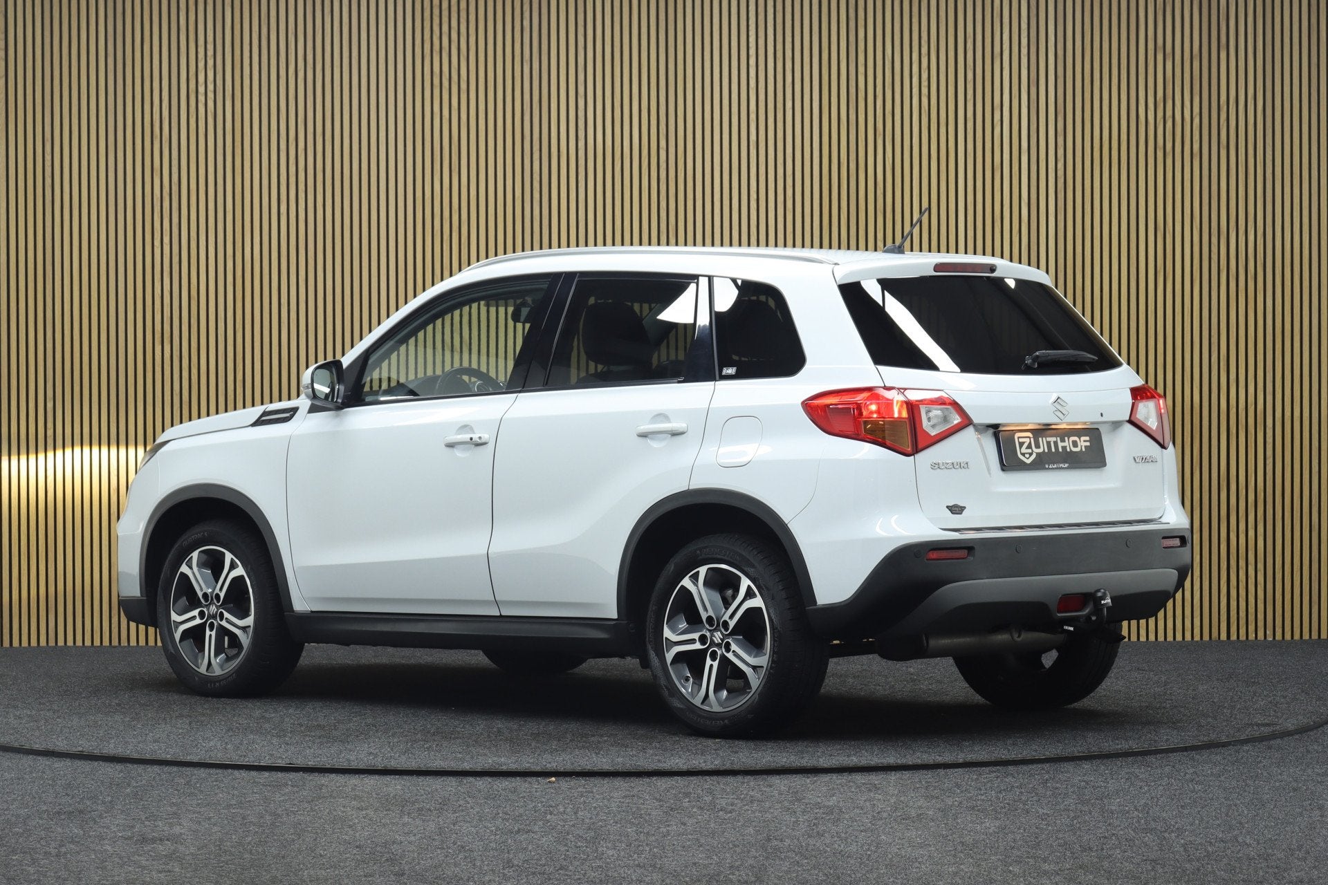 Suzuki Vitara 1.6 High Executive | Trekhaak | Adaptive Cruis, Auto's, 4 cilinders, 400 kg, Wit, Handgeschakeld