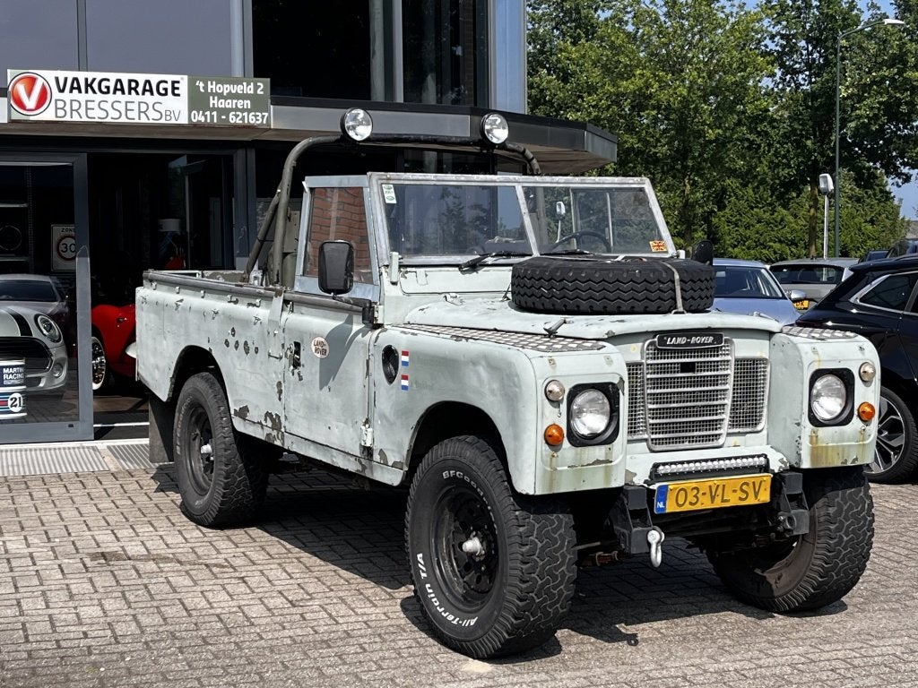 Land Rover Defender BELASTING VRIJ 109"Pickup Mag in alle mi, Auto's, Oldtimers, Land Rover, 61 pk, Bedrijf, SUV of Terreinwagen