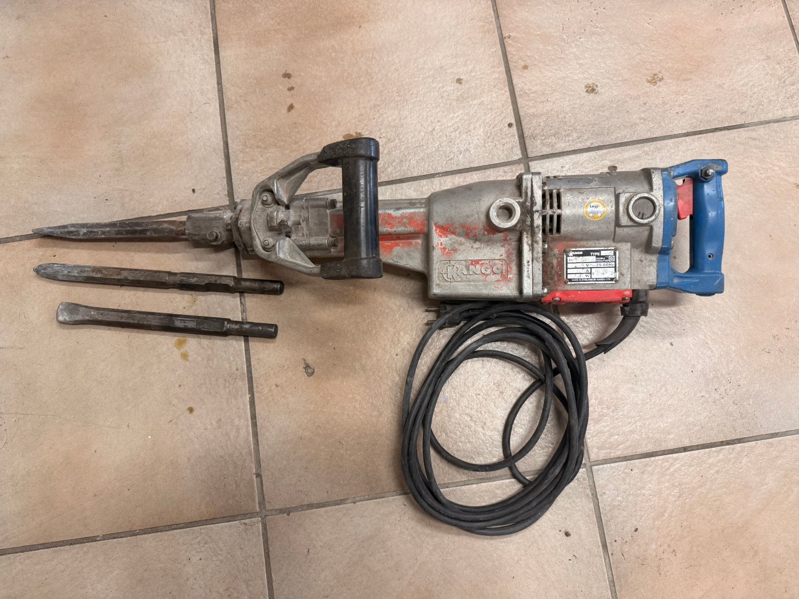 Kango 950K breekhamer met 3 beitels, Ophalen, Gebruikt
