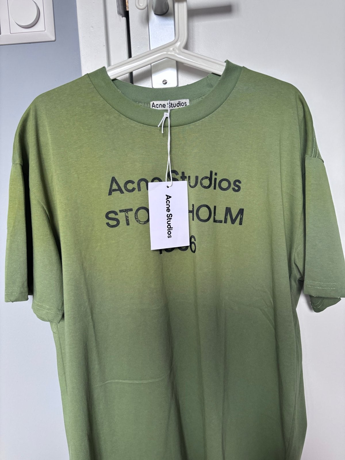 Acne Studios T-shirt Groen Maat M Nieuw, Ophalen of Verzenden, Nieuw, Maat 48/50 (M), Groen
