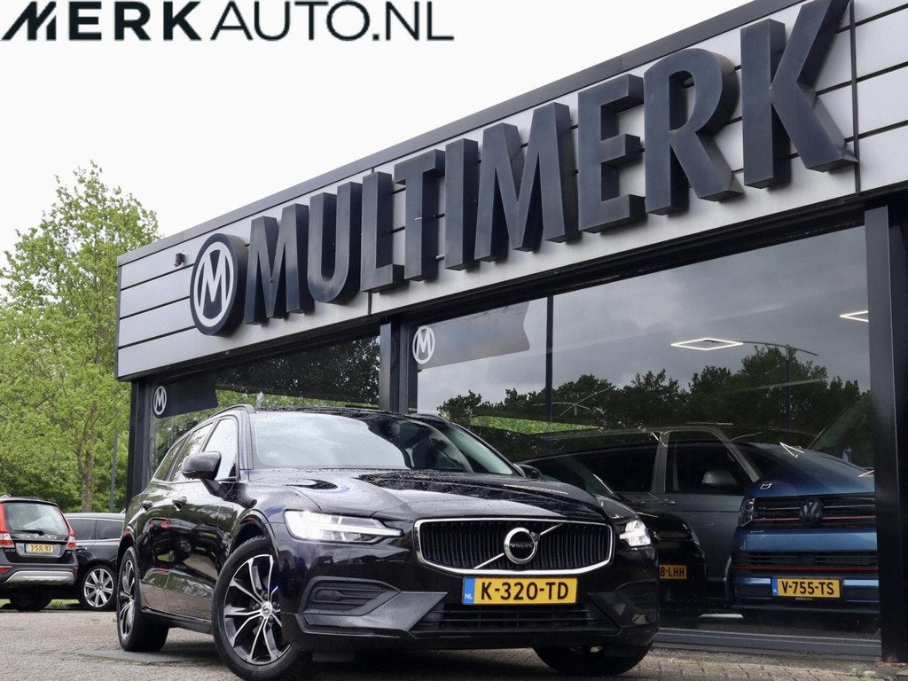 Volvo V60 2.0 B3 Momentum Advantage, Leder, Trekhaak, Camera, 15 km/l, 4 cilinders, 1969 cc, 102 €/maand