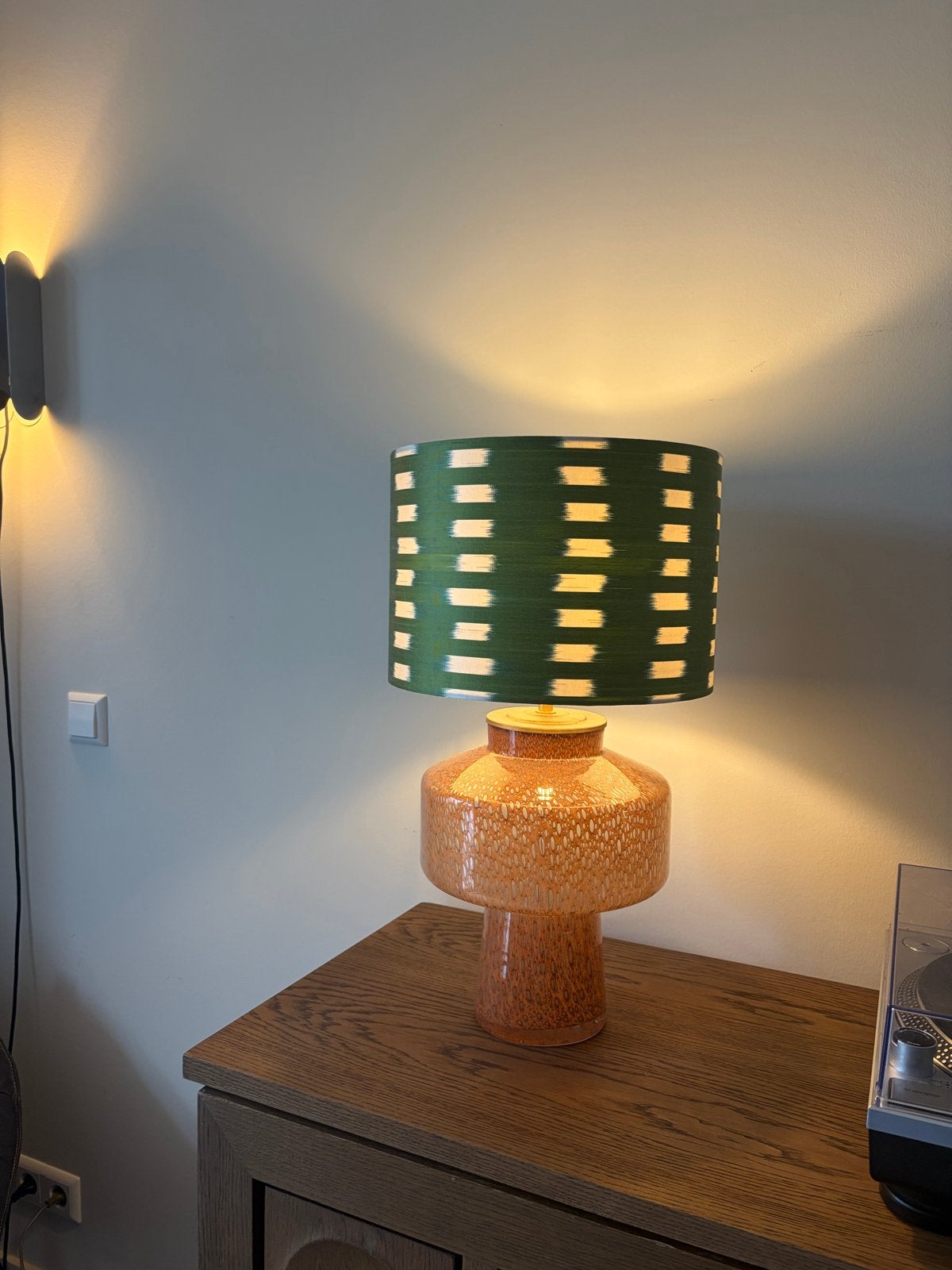 Unieke Madame Garage tafellamp met handgeblazen voet, Ophalen of Verzenden, Handgemaakt, Glas, Sfeerlamp