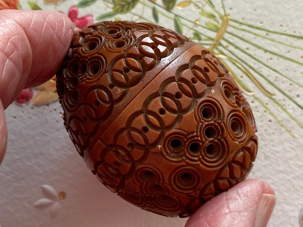 Antieke coquilla noot,  handgesneden coquilla ei, 19e eeuw, Ophalen of Verzenden