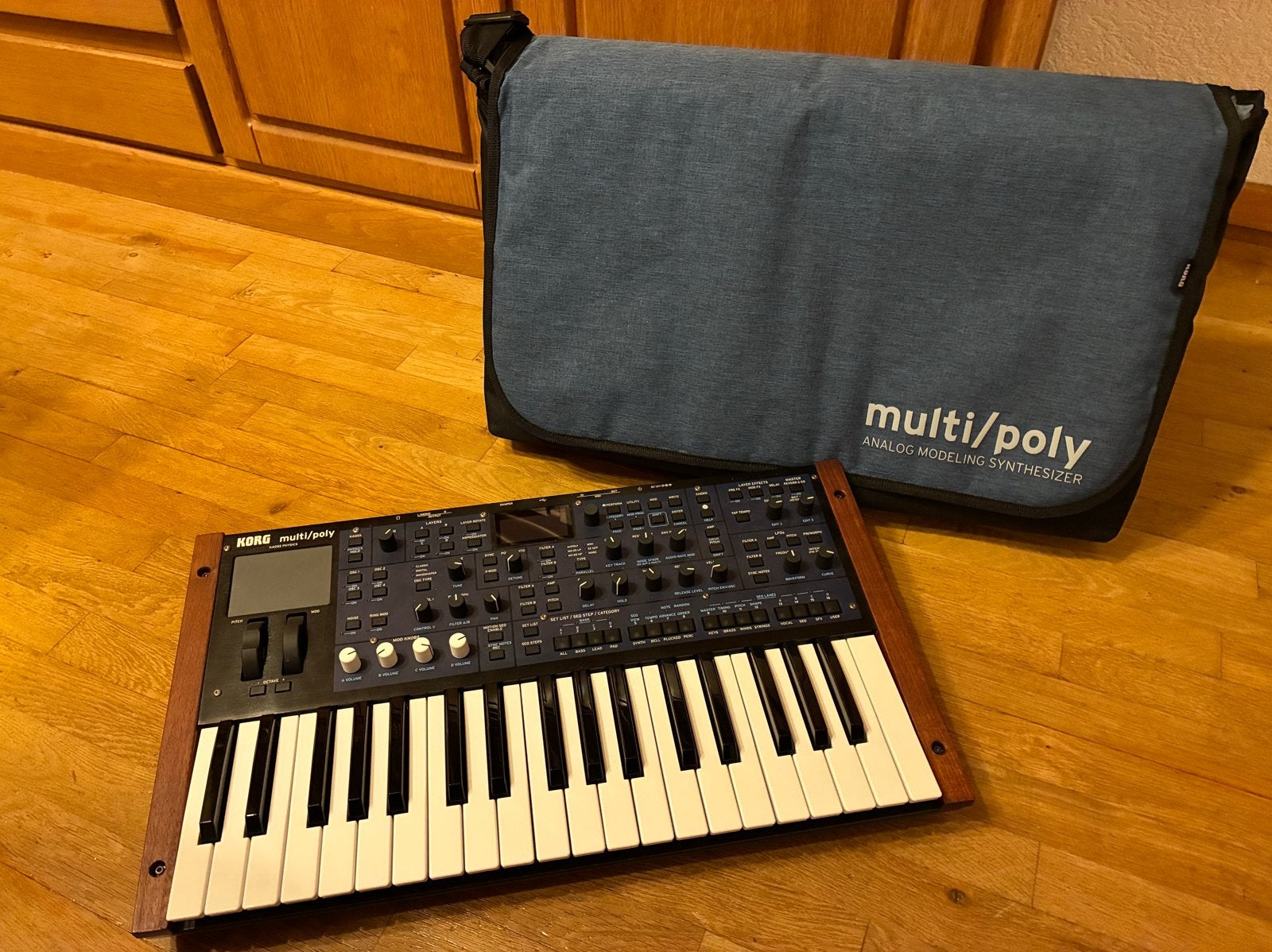 Korg multi/poly Analoge Modeling Synthesizer - Zgan, Korg, Zo goed als nieuw, Met koffer of flightcase, Overige aantallen