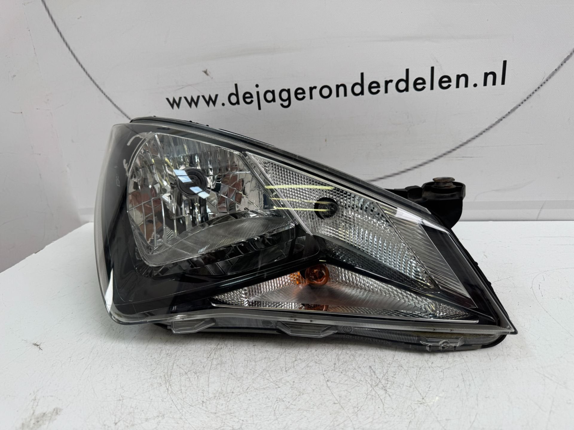 SEAT MII KOPLAMP RECHTS 1SL941016F ORIGINEEL, Gebruikt, Autovia A-2, Km 585 585
08760  Martorell, ES, Ophalen of Verzenden, SEAT S.A.