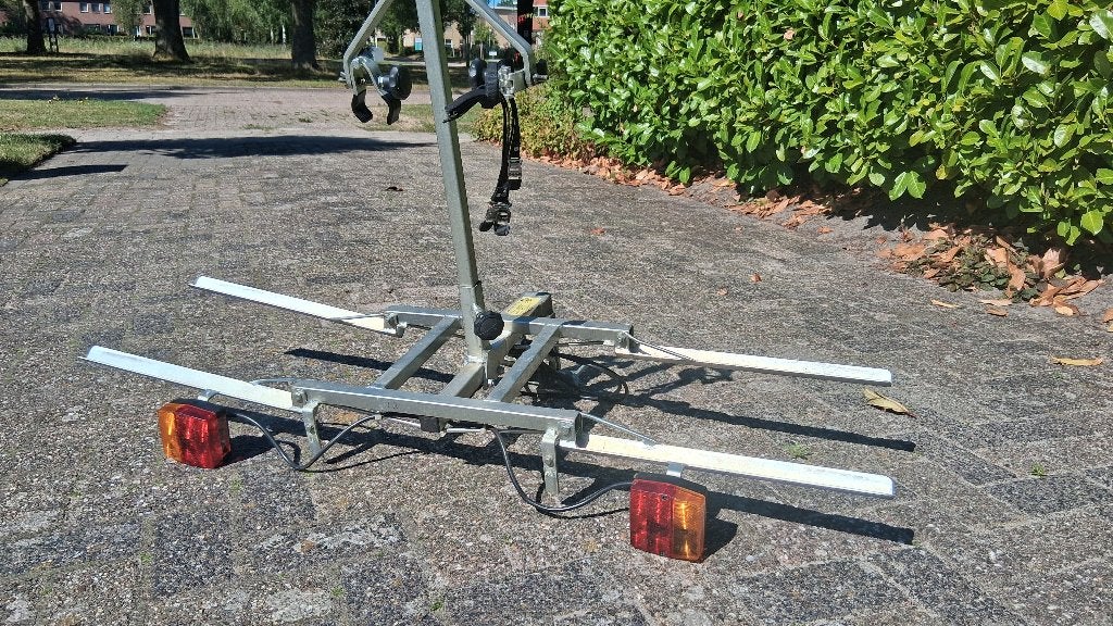 Fietsendrager, Ophalen, Gebruikt, 2 fietsen, Trekhaakdrager