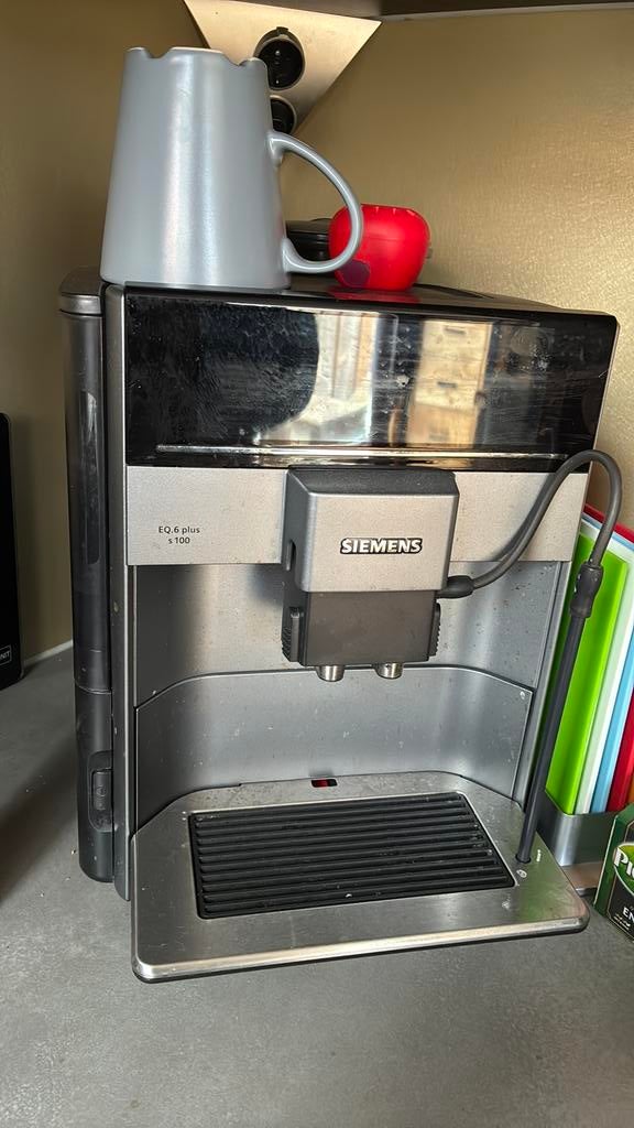 Siemens EQ.6 Plus s100, Witgoed en Apparatuur, Koffiezetapparaten, Zo goed als nieuw, Espresso apparaat, Ophalen of Verzenden