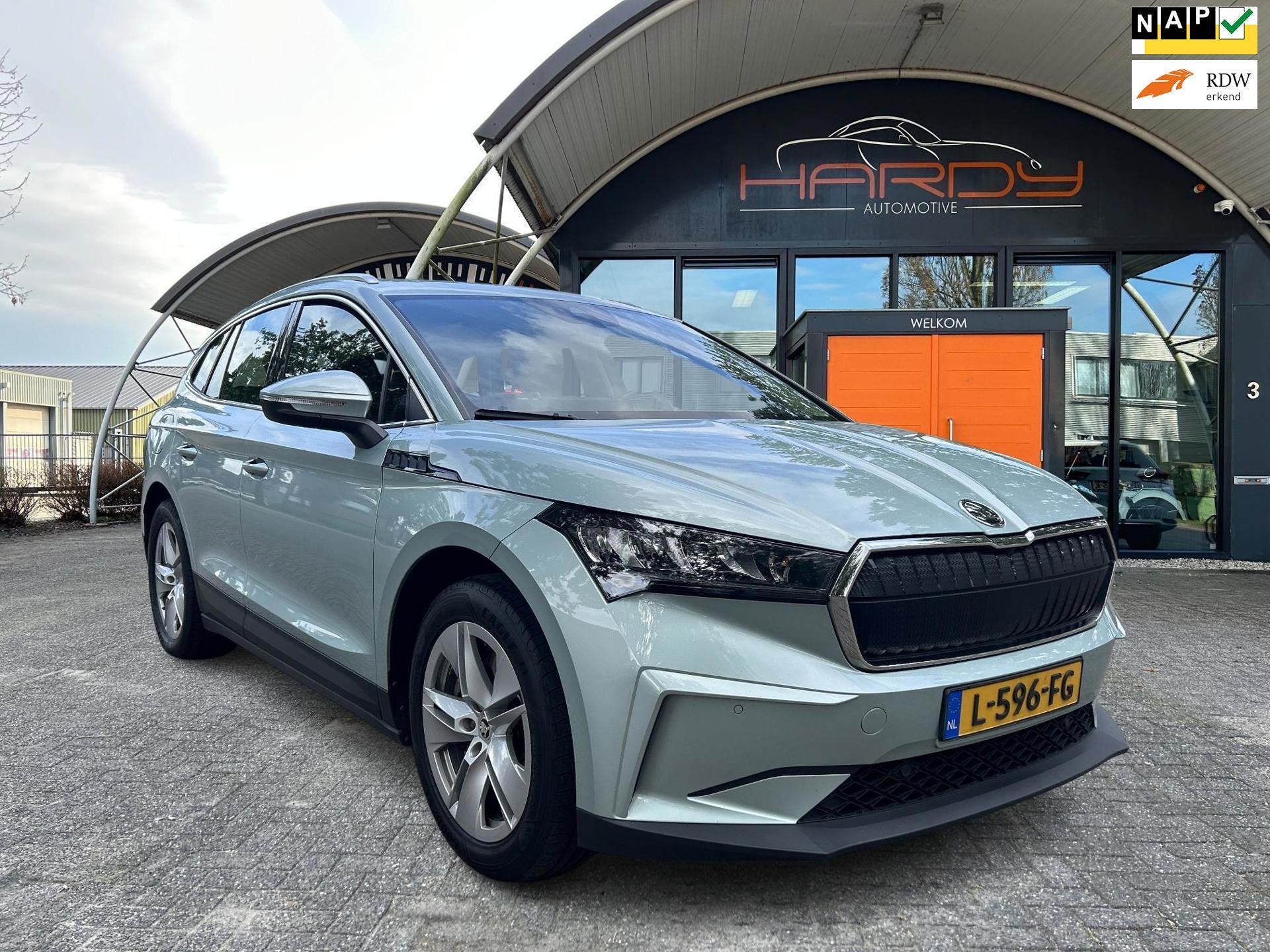 Skoda Enyaq iV 80 SOH 90% LEER Trekhaak 1e Eig NL-Auto Rijkl, Achterwielaandrijving, Gebruikt, Te koop, 750 kg