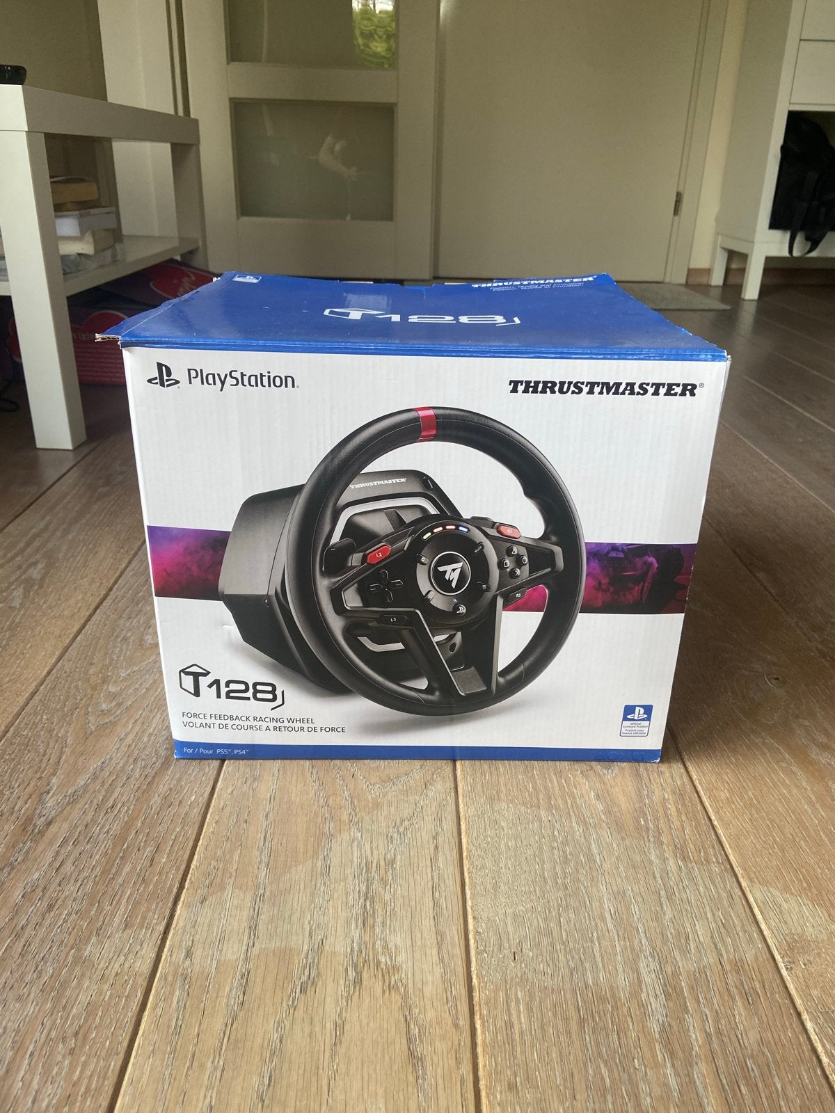 Thrustmaster T128 racestuur met pedalen voor PS4/5 en PC, Verzenden, Zo goed als nieuw, Stuur of Pedalen, PlayStation 4
