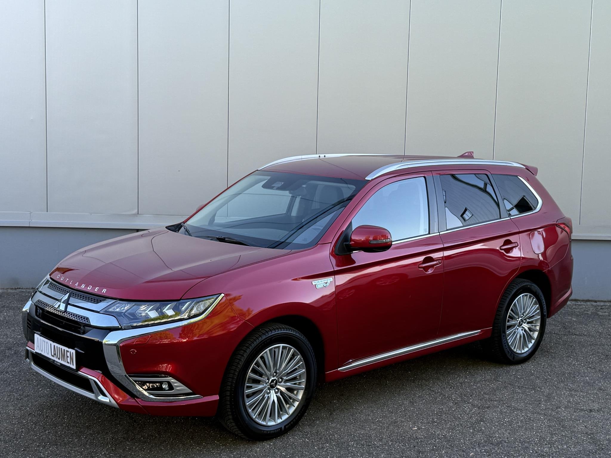 Mitsubishi Outlander 2.4 PHEV Intense S Automaat Plug In Hyb, Auto's, 4 cilinders, 1865 kg, Plug-in hybride, Vierwielaandrijving