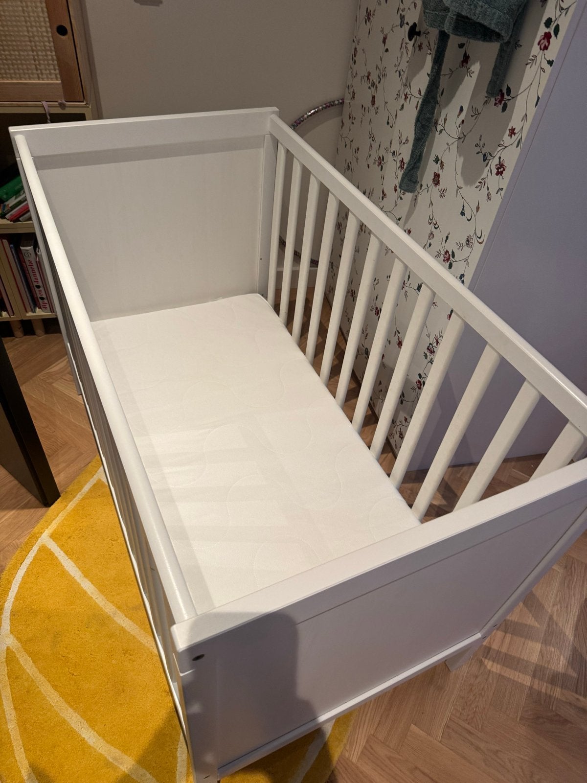 Sundvik IKEA - Wit ledikantje met matras - Zo goed als nieuw, Ophalen, Zo goed als nieuw, Ledikant
