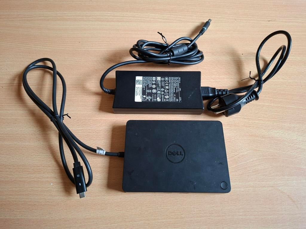 Dell WD15 Docking Station + 130W Adapter, Computers en Software, Dockingstations, Ophalen of Verzenden, DELL, Docking station