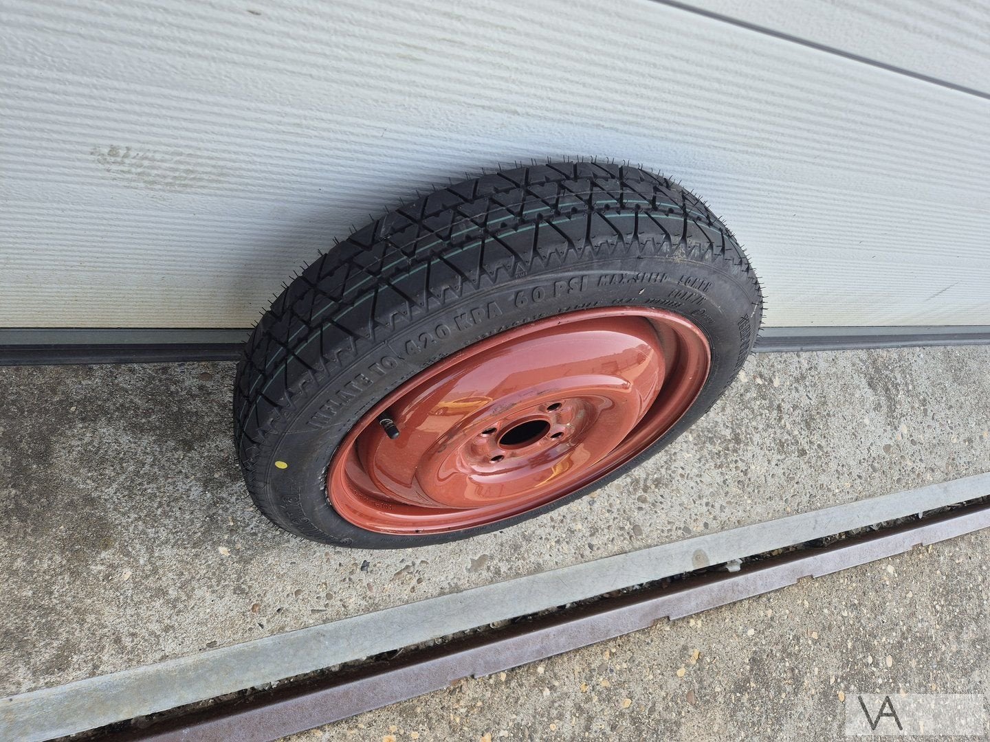 Thuiskomer Kia Rio / Stonic / Hyundai Inster / Suzuki Swift, Auto-onderdelen, Banden en Velgen, Gebruikt, -, -, Banden en Velgen