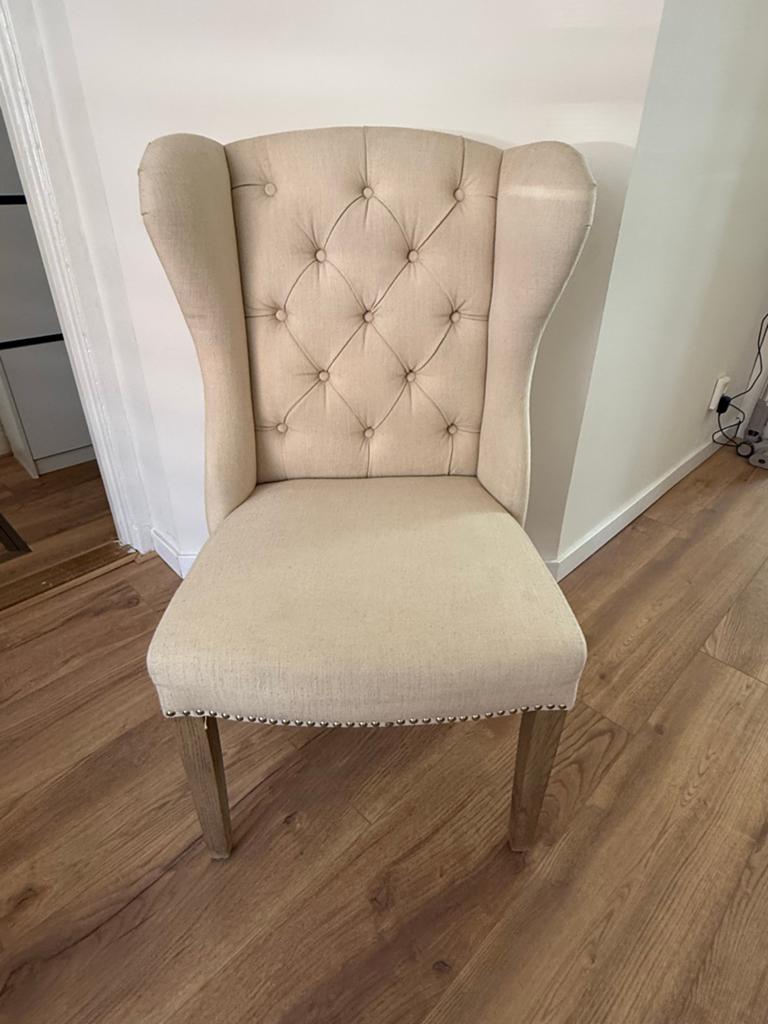 Elegante eetkamerstoel met gecapitonneerde rugleuning, Gebruikt, Overige kleuren, Ophalen of Verzenden, Eén