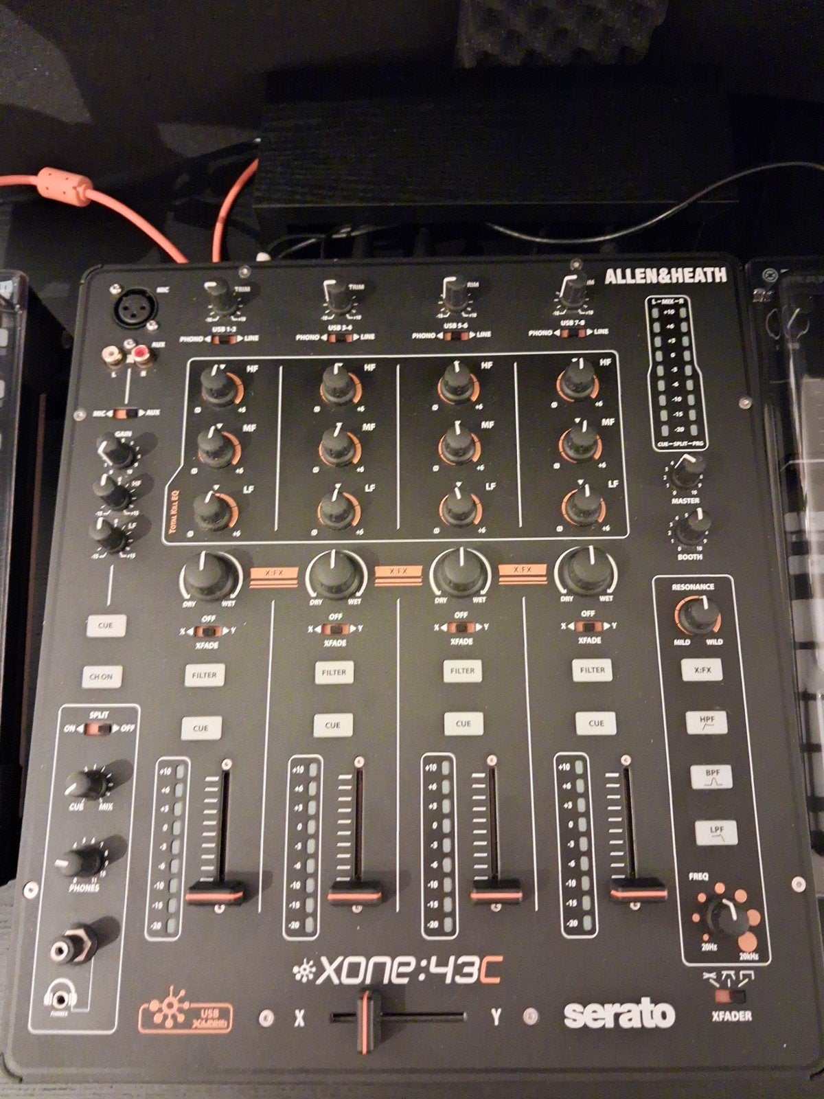 Allen & Heath Xone 43C, Muziek en Instrumenten, Ophalen of Verzenden, Zo goed als nieuw, Minder dan 5 kanalen, Microfooningang