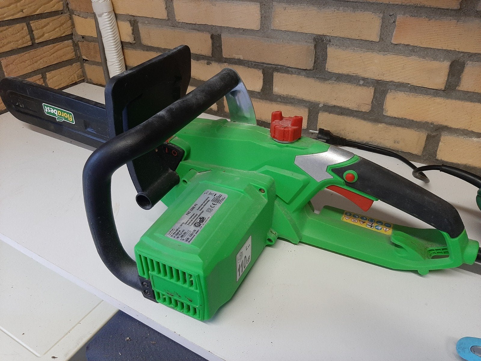 Florabest FKS 2200 F3 elektrische kettingzaag, Ophalen, Zo goed als nieuw, 30 t/m 39 mm, Florabest