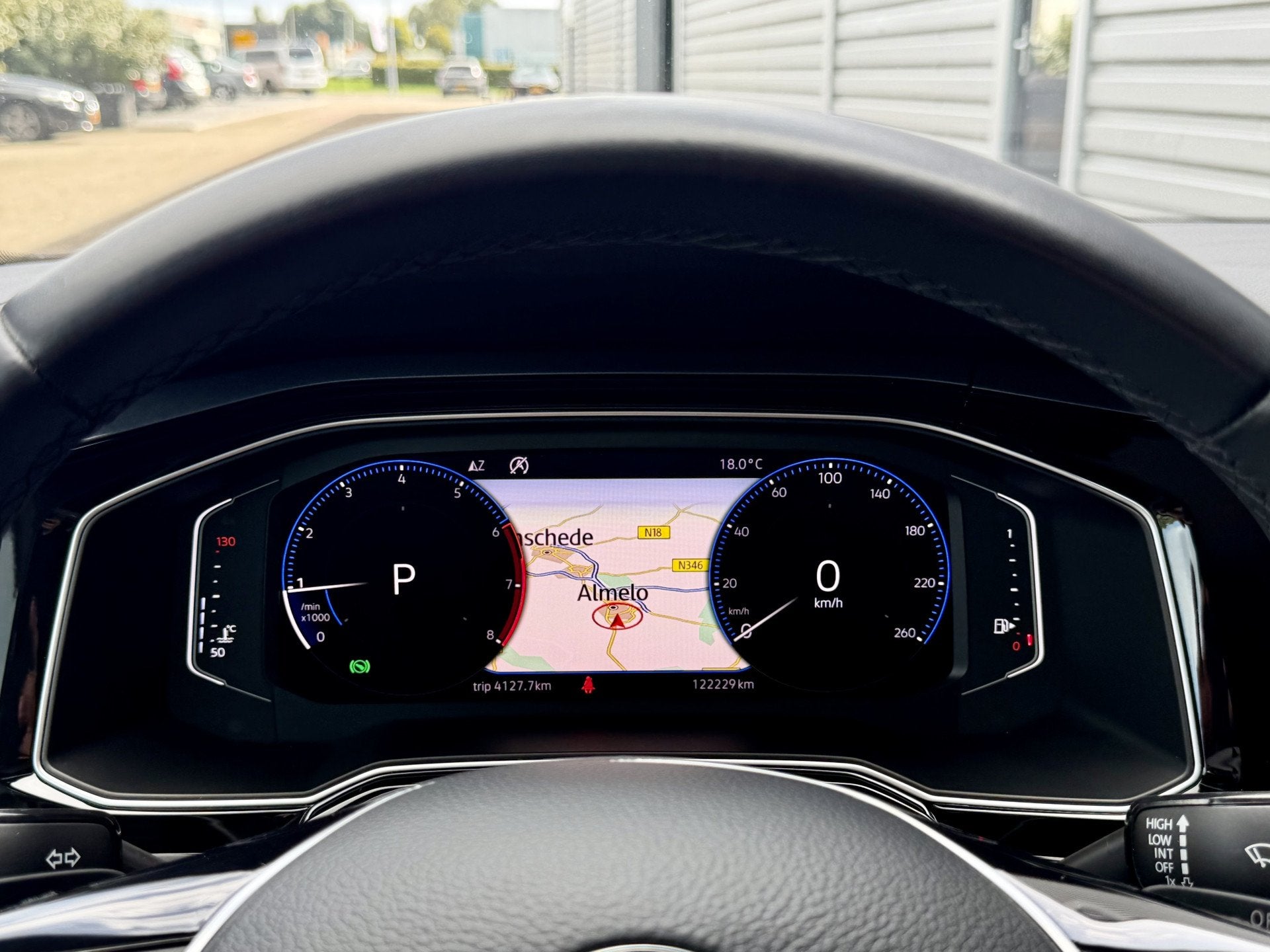 Foto 3 van Volkswagen Polo 1.0 TSI Highline DSG Pano|Navi|LED|Leer Wit!