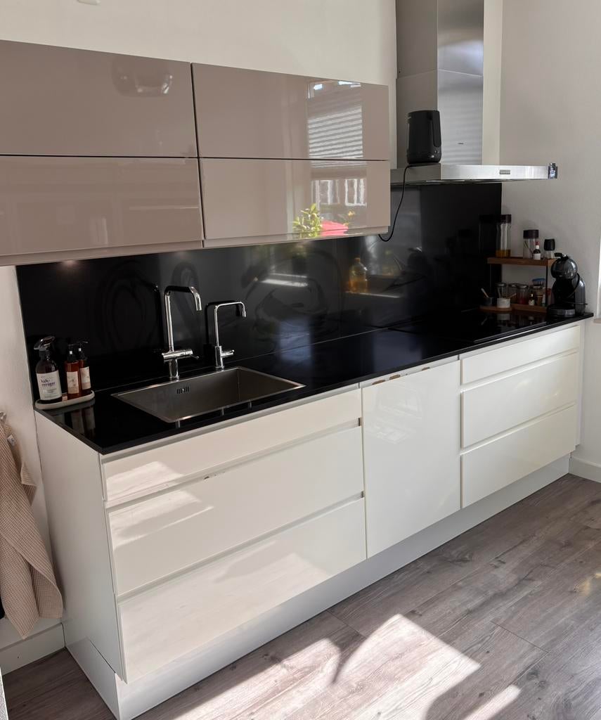 Complete parallel keuken met Siemens apparatuur!, Ophalen, Zo goed als nieuw, Graniet of Steen, Hoekkeuken