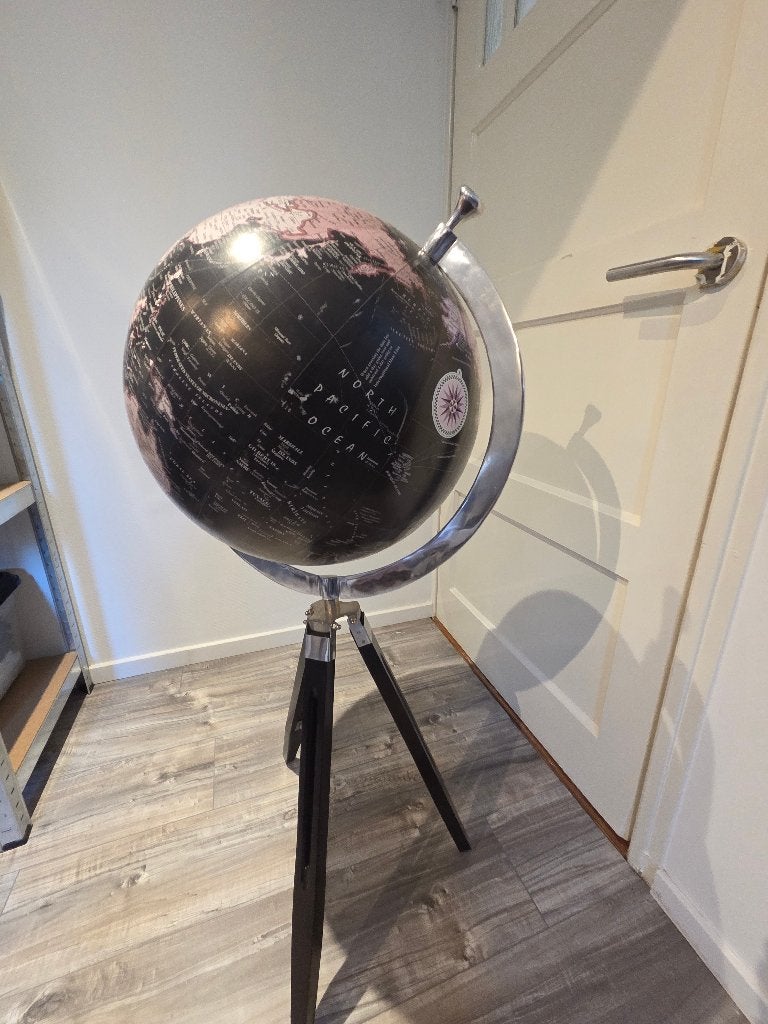 Stijlvolle Wereldbol op Houten Statief - Zwart/Zilver, Gebruikt, Kunststof, 30 cm, Draaibaar