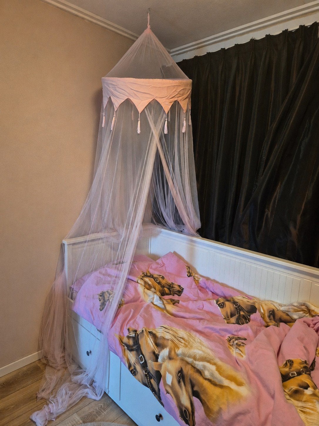 Roze klamboe met kwastjes voor een prinsessenkamer, Ophalen of Verzenden, Zo goed als nieuw, Overige typen