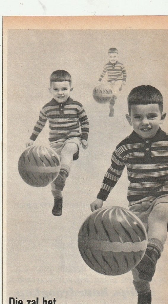 Retro reclame 1964 Blue Band margarine jongetje voetbal, Verzamelen, Retro, Verzenden, Overige typen
