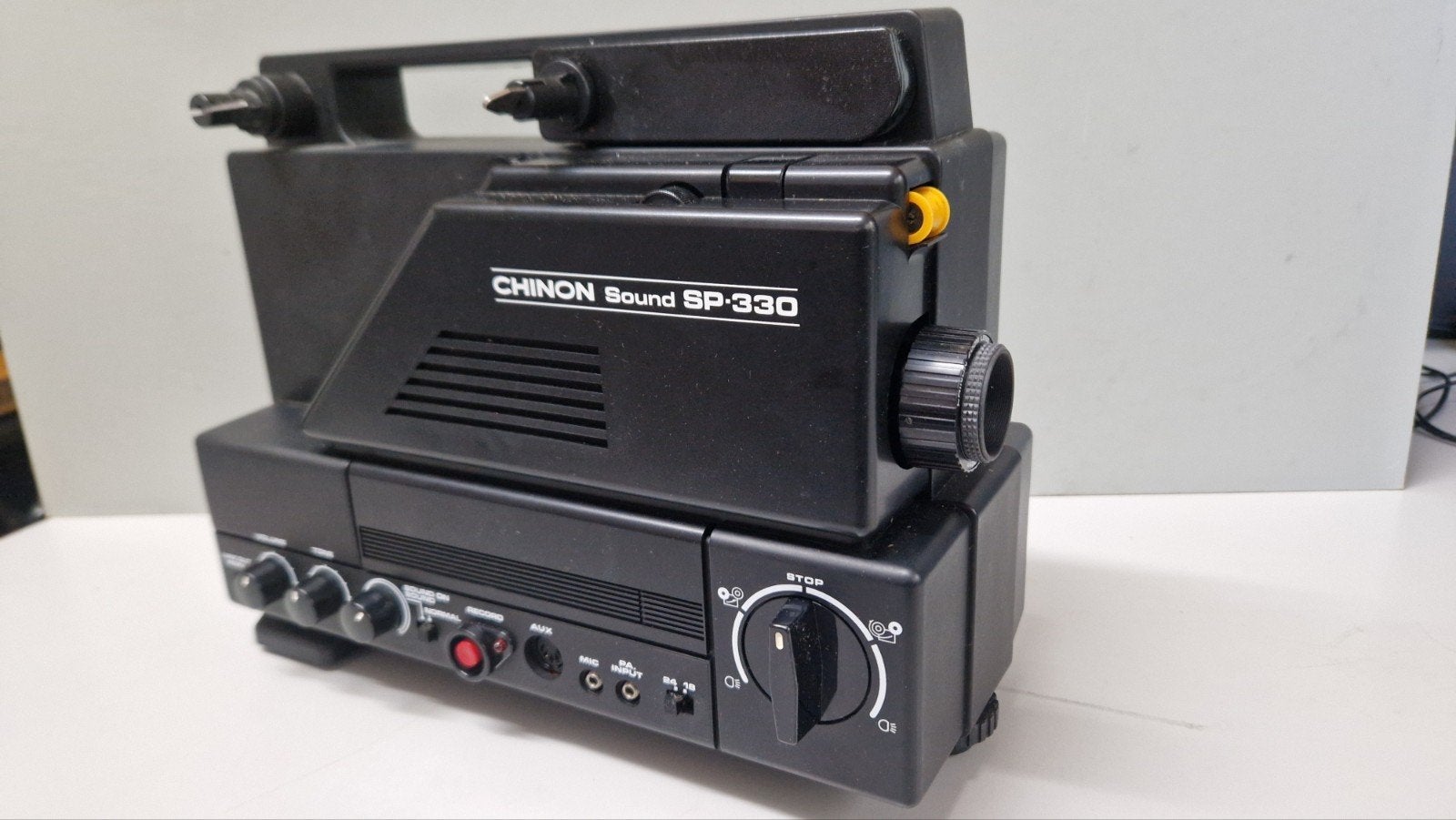 Chinon Sound SP-330 Super 8 Filmprojector met Geluid, Ophalen, Gebruikt, Met scherm