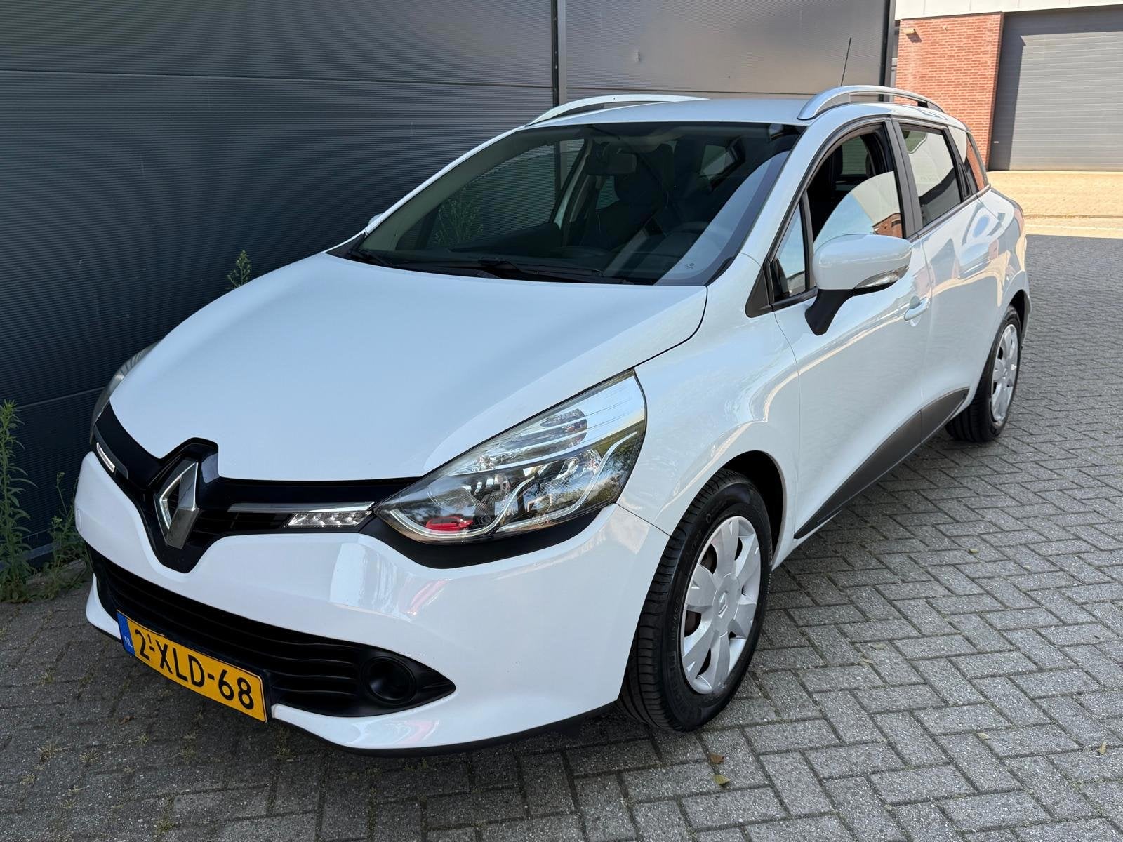 Renault Clio Estate 0.9 TCe Expression/Navi/bleutooth/Airco/, Voorwielaandrijving, USB, Wit, Origineel Nederlands