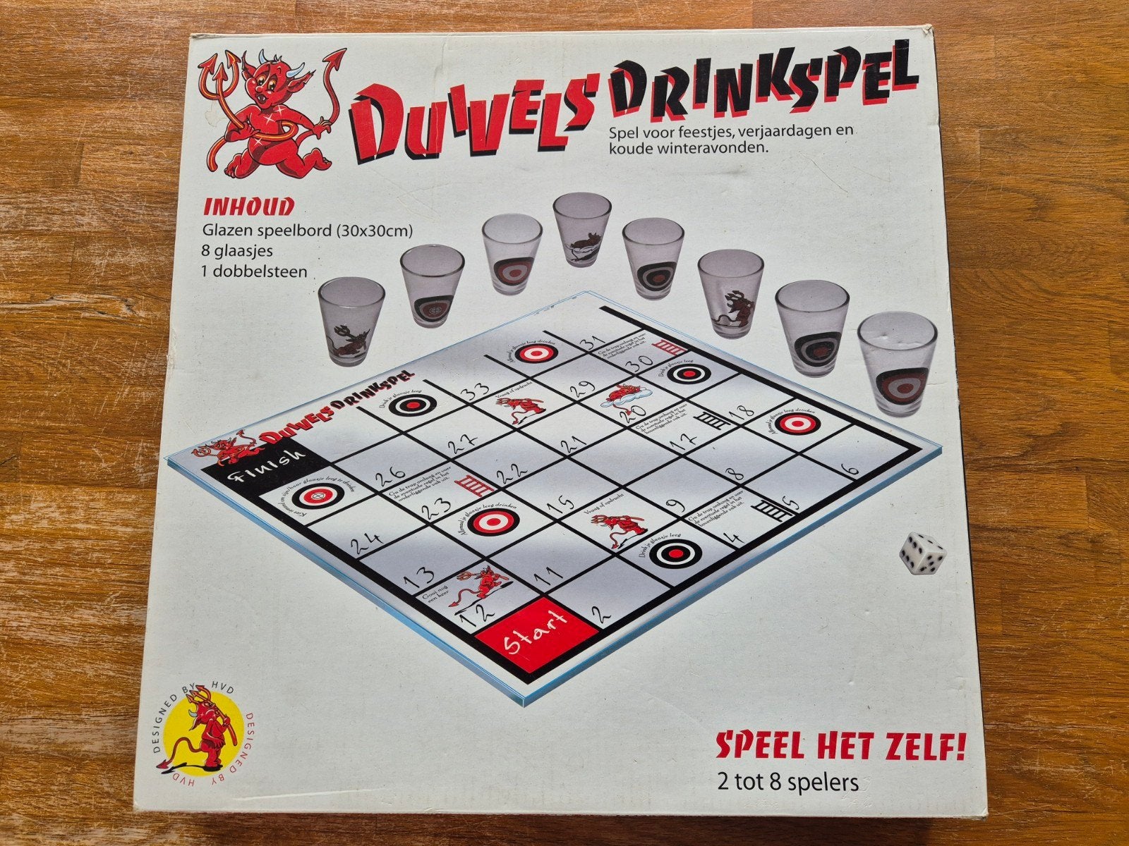 Duivels Drinkspel met glazen speelbord en 8 glaasjes, Vijf spelers of meer, Ophalen of Verzenden, Zo goed als nieuw