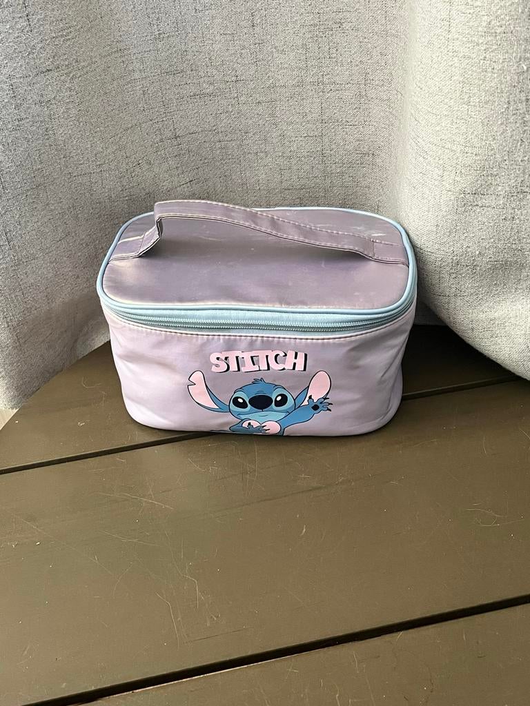 Leuke Stitch make-up tasje/toilettasje, Sieraden, Tassen en Uiterlijk, Toilettassen, Verzenden, Gebruikt, Paars, Meisje