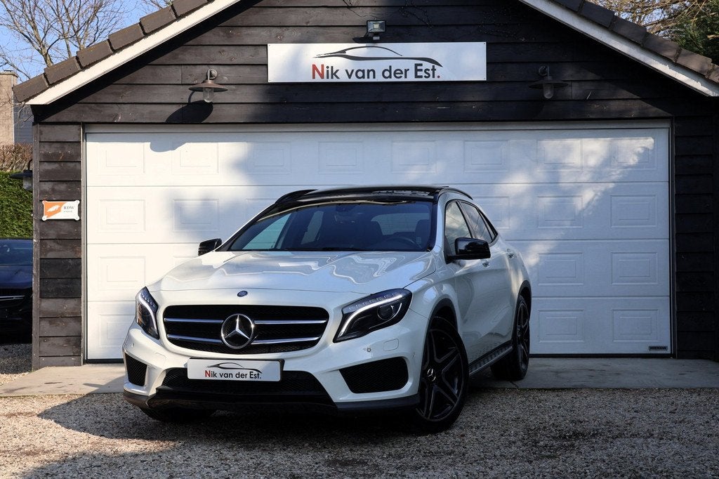 Mercedes-Benz GLA-klasse 200 Ambition Comfort- AMG Pakket-Pa, Auto's, Mercedes-Benz, Gebruikt, 715 kg, Wit, Bedrijf