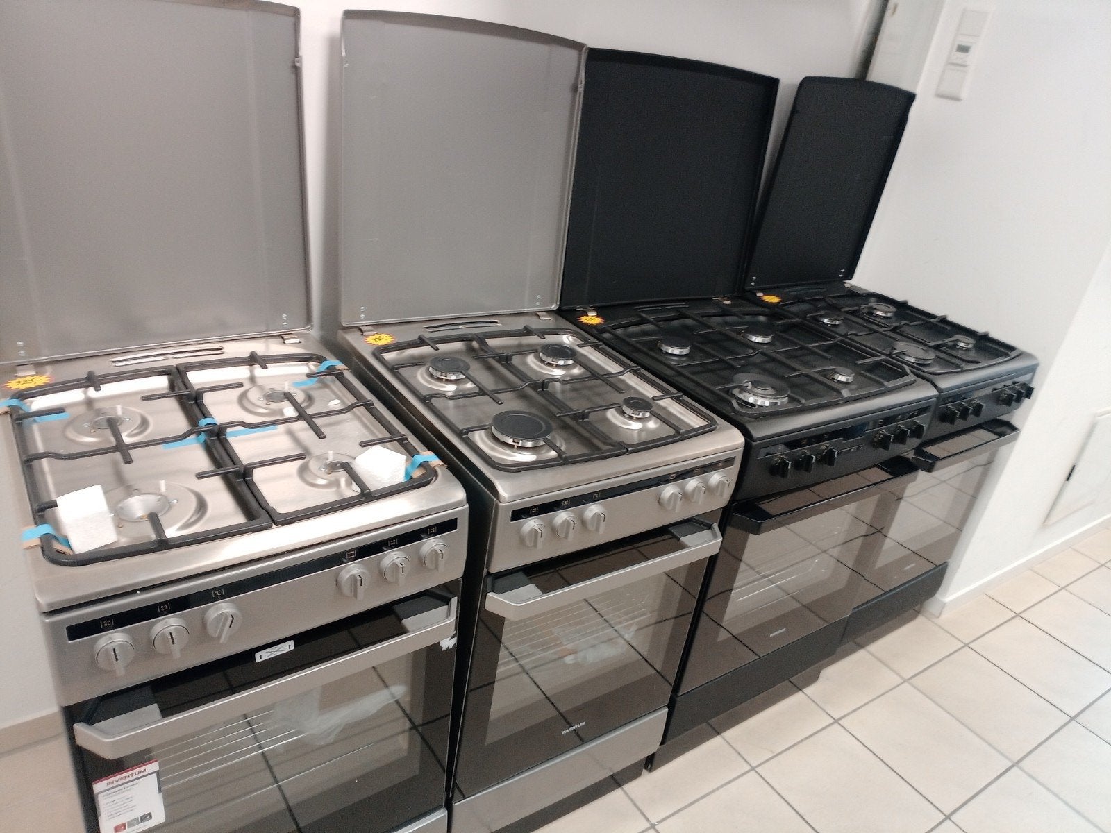 diverse gasfornuizen, B-keus vanaf €225,-, Witgoed en Apparatuur, Ophalen, Minder dan 85 cm, Nieuw, 4 kookzones