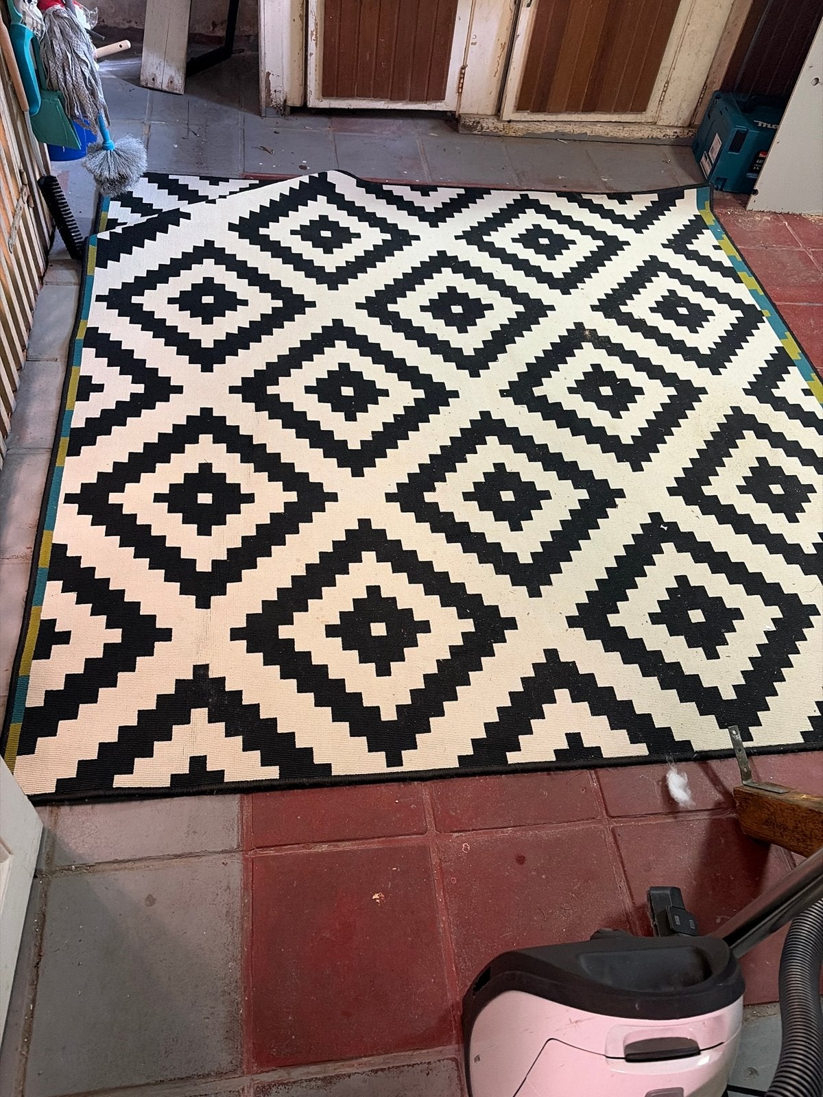 Zwart-wit vloerkleed met geometrisch patroon ikea, Ophalen, Modern, ethnisch, Gebruikt, Wit
