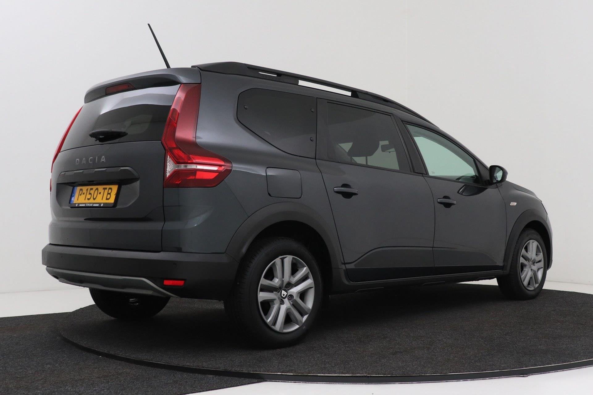 Dacia Jogger 1.0 TCe Comfort 7p. | Org NL | CarPlay | Airco, Voorwielaandrijving, Stof, Gebruikt, 7 stoelen