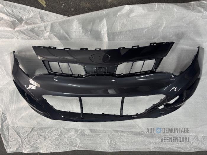 Voorbumper van een Kia Rio (ABT), Auto-onderdelen, Carrosserie en Plaatwerk, Bumper, Kia, Nieuw, Ophalen of Verzenden