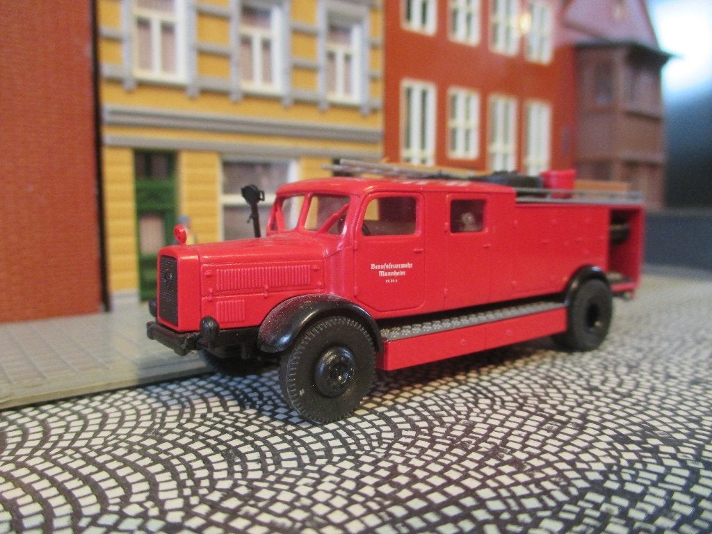1939-1944 Mercedes Benz L4500 Bluswagen Brandweer Mannheim, Ophalen of Verzenden, Gebruikt, Bus of Vrachtwagen, Brekina