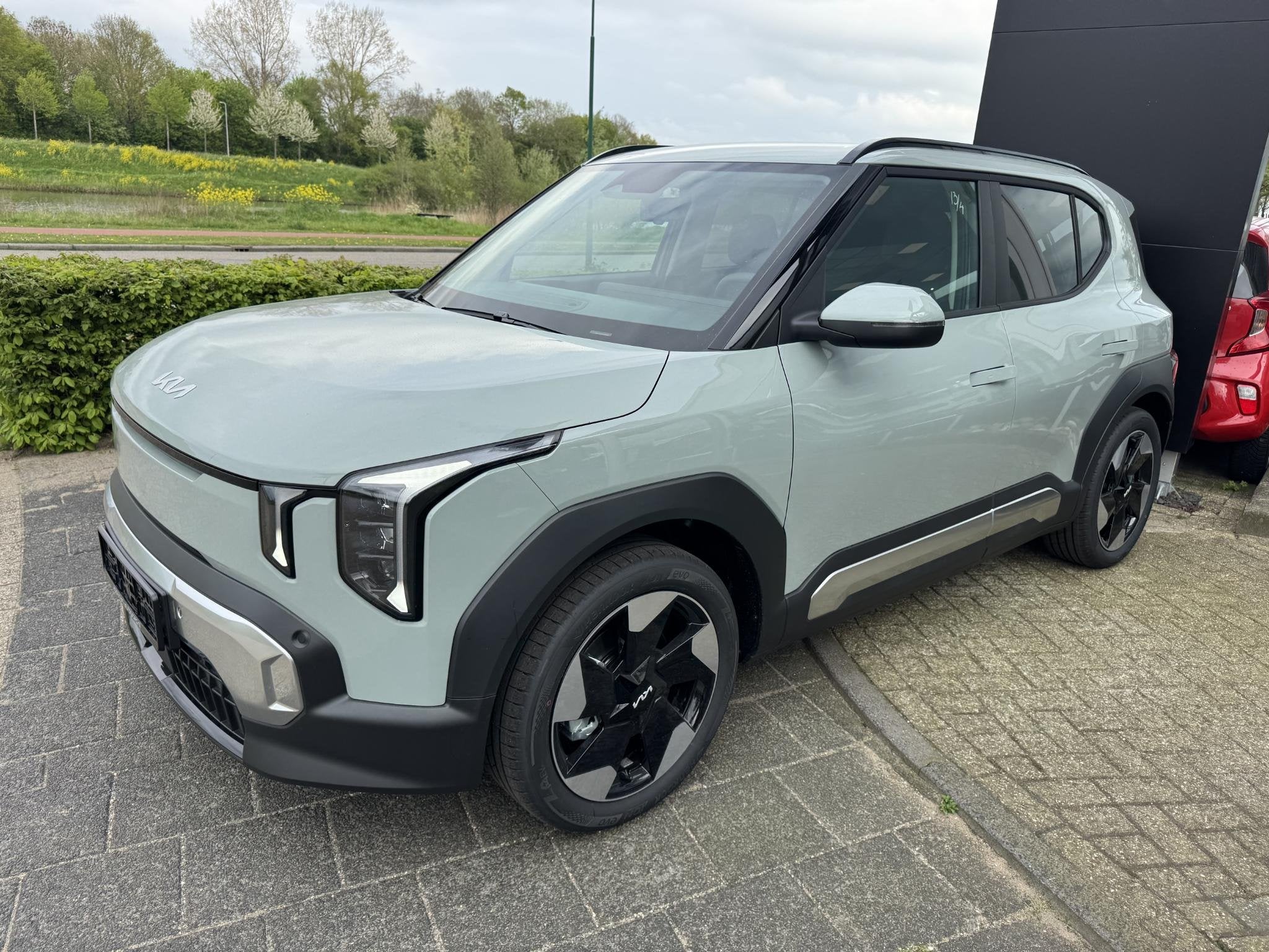 Kia EV2 Plus 42.2 kWh , Snel Leverbaar! Inclusief 3000 Euro, Auto's, Stof, Overige modellen, 1545 kg, Nieuw