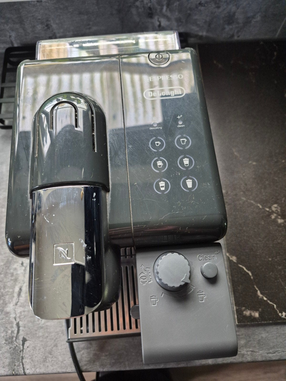 Nespresso De'Longhi EN560.B Lattissima Touch, Ophalen, Gebruikt, Koffiemachine, 2 tot 4 kopjes