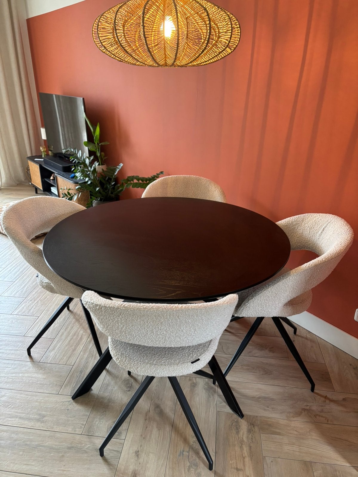Eettafel rond + 4 mooie eetkamer stoelen zgan, Ophalen, Zo goed als nieuw