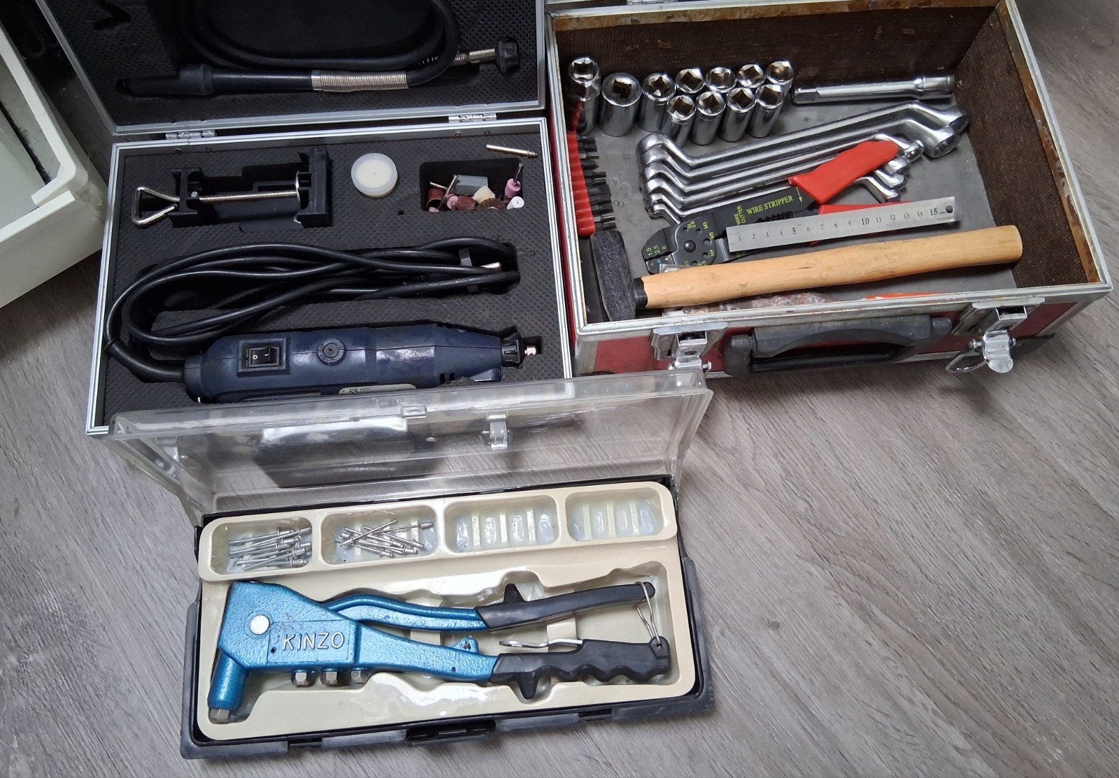 Diverse gereedschap: klinknagelset, ringsleutels, hamer, Ophalen, Gebruikt, Gereedschapsset