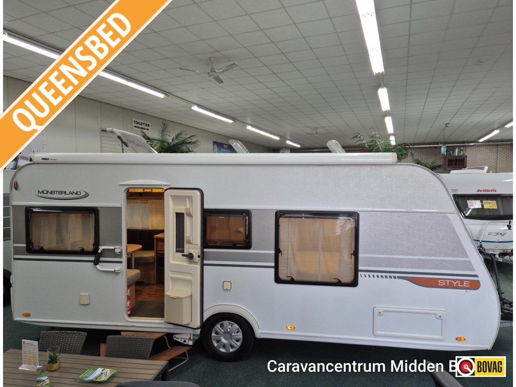 LMC Style 450 D Queensbed, Mover Thule, Standaardzit, Bedrijf, Overige typen, Tot en met 4